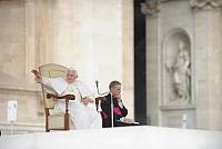 <br>Udienza Generale del 14 Aprile 2010<br><br> - (Copyright L'OSSERVATORE ROMANO - Servizio Fotografico - photo@ossrom.va)