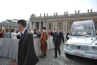 <br>Udienza Generale del 14 Aprile 2010<br><br> - (Copyright L'OSSERVATORE ROMANO - Servizio Fotografico - photo@ossrom.va)