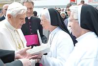 <br>Udienza Generale del 14 Aprile 2010<br><br> - (Copyright L'OSSERVATORE ROMANO - Servizio Fotografico - photo@ossrom.va)