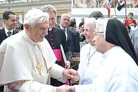 <br>Udienza Generale del 14 Aprile 2010<br><br> - (Copyright L'OSSERVATORE ROMANO - Servizio Fotografico - photo@ossrom.va)