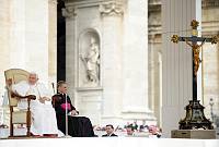 <br>Udienza Generale del 14 Aprile 2010<br><br> - (Copyright L'OSSERVATORE ROMANO - Servizio Fotografico - photo@ossrom.va)