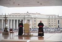 <br>Udienza Generale del 14 Aprile 2010<br><br> - (Copyright L'OSSERVATORE ROMANO - Servizio Fotografico - photo@ossrom.va)