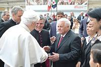 <br>Udienza Generale del 14 Aprile 2010<br><br> - (Copyright L'OSSERVATORE ROMANO - Servizio Fotografico - photo@ossrom.va)