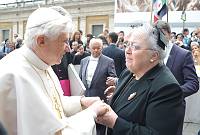 <br>Udienza Generale del 14 Aprile 2010<br><br> - (Copyright L'OSSERVATORE ROMANO - Servizio Fotografico - photo@ossrom.va)