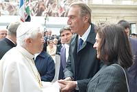 <br>Udienza Generale del 14 Aprile 2010<br><br> - (Copyright L'OSSERVATORE ROMANO - Servizio Fotografico - photo@ossrom.va)