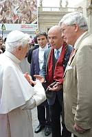 <br>Udienza Generale del 14 Aprile 2010<br><br> - (Copyright L'OSSERVATORE ROMANO - Servizio Fotografico - photo@ossrom.va)