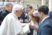 <br>Udienza Generale del 14 Aprile 2010<br><br> - (Copyright L'OSSERVATORE ROMANO - Servizio Fotografico - photo@ossrom.va)