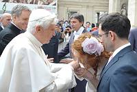 <br>Udienza Generale del 14 Aprile 2010<br><br> - (Copyright L'OSSERVATORE ROMANO - Servizio Fotografico - photo@ossrom.va)