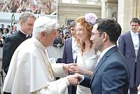 <br>Udienza Generale del 14 Aprile 2010<br><br> - (Copyright L'OSSERVATORE ROMANO - Servizio Fotografico - photo@ossrom.va)