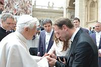 <br>Udienza Generale del 14 Aprile 2010<br><br> - (Copyright L'OSSERVATORE ROMANO - Servizio Fotografico - photo@ossrom.va)