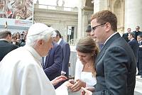 <br>Udienza Generale del 14 Aprile 2010<br><br> - (Copyright L'OSSERVATORE ROMANO - Servizio Fotografico - photo@ossrom.va)
