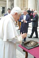 <br>Udienza Generale del 14 Aprile 2010<br><br> - (Copyright L'OSSERVATORE ROMANO - Servizio Fotografico - photo@ossrom.va)