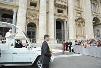 <br>Udienza Generale del 14 Aprile 2010<br><br> - (Copyright L'OSSERVATORE ROMANO - Servizio Fotografico - photo@ossrom.va)
