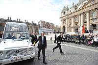 <br>Udienza Generale del 14 Aprile 2010<br><br> - (Copyright L'OSSERVATORE ROMANO - Servizio Fotografico - photo@ossrom.va)