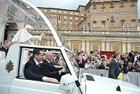 <br>Udienza Generale del 14 Aprile 2010<br><br> - (Copyright L'OSSERVATORE ROMANO - Servizio Fotografico - photo@ossrom.va)