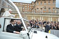 <br>Udienza Generale del 14 Aprile 2010<br><br> - (Copyright L'OSSERVATORE ROMANO - Servizio Fotografico - photo@ossrom.va)