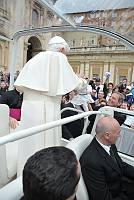 <br>Udienza Generale del 14 Aprile 2010<br><br> - (Copyright L'OSSERVATORE ROMANO - Servizio Fotografico - photo@ossrom.va)