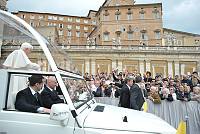 <br>Udienza Generale del 14 Aprile 2010<br><br> - (Copyright L'OSSERVATORE ROMANO - Servizio Fotografico - photo@ossrom.va)