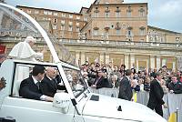 <br>Udienza Generale del 14 Aprile 2010<br><br> - (Copyright L'OSSERVATORE ROMANO - Servizio Fotografico - photo@ossrom.va)