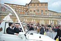 <br>Udienza Generale del 14 Aprile 2010<br><br> - (Copyright L'OSSERVATORE ROMANO - Servizio Fotografico - photo@ossrom.va)