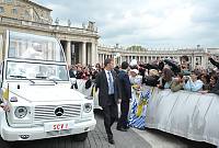 <br>Udienza Generale del 14 Aprile 2010<br><br> - (Copyright L'OSSERVATORE ROMANO - Servizio Fotografico - photo@ossrom.va)
