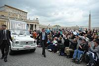 <br>Udienza Generale del 14 Aprile 2010<br><br> - (Copyright L'OSSERVATORE ROMANO - Servizio Fotografico - photo@ossrom.va)