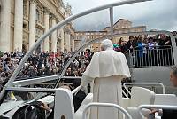 <br>Udienza Generale del 14 Aprile 2010<br><br> - (Copyright L'OSSERVATORE ROMANO - Servizio Fotografico - photo@ossrom.va)