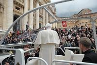 <br>Udienza Generale del 14 Aprile 2010<br><br> - (Copyright L'OSSERVATORE ROMANO - Servizio Fotografico - photo@ossrom.va)
