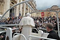 <br>Udienza Generale del 14 Aprile 2010<br><br> - (Copyright L'OSSERVATORE ROMANO - Servizio Fotografico - photo@ossrom.va)