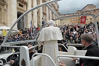 <br>Udienza Generale del 14 Aprile 2010<br><br> - (Copyright L'OSSERVATORE ROMANO - Servizio Fotografico - photo@ossrom.va)