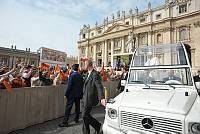 <br>Udienza Generale del 14 Aprile 2010<br><br> - (Copyright L'OSSERVATORE ROMANO - Servizio Fotografico - photo@ossrom.va)