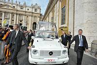 <br>Udienza Generale del 14 Aprile 2010<br><br> - (Copyright L'OSSERVATORE ROMANO - Servizio Fotografico - photo@ossrom.va)