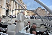 <br>Udienza Generale del 14 Aprile 2010<br><br> - (Copyright L'OSSERVATORE ROMANO - Servizio Fotografico - photo@ossrom.va)