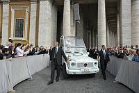 <br>Udienza Generale del 14 Aprile 2010<br><br> - (Copyright L'OSSERVATORE ROMANO - Servizio Fotografico - photo@ossrom.va)