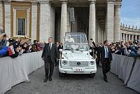 <br>Udienza Generale del 14 Aprile 2010<br><br> - (Copyright L'OSSERVATORE ROMANO - Servizio Fotografico - photo@ossrom.va)
