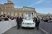 <br>Udienza Generale del 14 Aprile 2010<br><br> - (Copyright L'OSSERVATORE ROMANO - Servizio Fotografico - photo@ossrom.va)