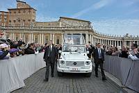 <br>Udienza Generale del 14 Aprile 2010<br><br> - (Copyright L'OSSERVATORE ROMANO - Servizio Fotografico - photo@ossrom.va)