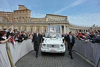 <br>Udienza Generale del 14 Aprile 2010<br><br> - (Copyright L'OSSERVATORE ROMANO - Servizio Fotografico - photo@ossrom.va)
