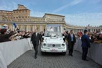 <br>Udienza Generale del 14 Aprile 2010<br><br> - (Copyright L'OSSERVATORE ROMANO - Servizio Fotografico - photo@ossrom.va)