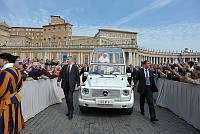 <br>Udienza Generale del 14 Aprile 2010<br><br> - (Copyright L'OSSERVATORE ROMANO - Servizio Fotografico - photo@ossrom.va)