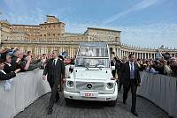 <br>Udienza Generale del 14 Aprile 2010<br><br> - (Copyright L'OSSERVATORE ROMANO - Servizio Fotografico - photo@ossrom.va)