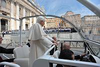 <br>Udienza Generale del 14 Aprile 2010<br><br> - (Copyright L'OSSERVATORE ROMANO - Servizio Fotografico - photo@ossrom.va)
