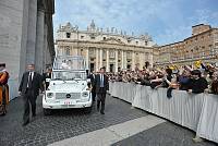 <br>Udienza Generale del 14 Aprile 2010<br><br> - (Copyright L'OSSERVATORE ROMANO - Servizio Fotografico - photo@ossrom.va)