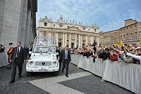 <br>Udienza Generale del 14 Aprile 2010<br><br> - (Copyright L'OSSERVATORE ROMANO - Servizio Fotografico - photo@ossrom.va)