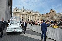 <br>Udienza Generale del 14 Aprile 2010<br><br> - (Copyright L'OSSERVATORE ROMANO - Servizio Fotografico - photo@ossrom.va)