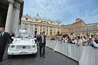 <br>Udienza Generale del 14 Aprile 2010<br><br> - (Copyright L'OSSERVATORE ROMANO - Servizio Fotografico - photo@ossrom.va)