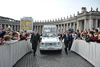 <br>Udienza Generale del 14 Aprile 2010<br><br> - (Copyright L'OSSERVATORE ROMANO - Servizio Fotografico - photo@ossrom.va)