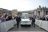 <br>Udienza Generale del 14 Aprile 2010<br><br> - (Copyright L'OSSERVATORE ROMANO - Servizio Fotografico - photo@ossrom.va)