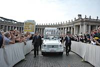 <br>Udienza Generale del 14 Aprile 2010<br><br> - (Copyright L'OSSERVATORE ROMANO - Servizio Fotografico - photo@ossrom.va)