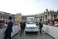 <br>Udienza Generale del 14 Aprile 2010<br><br> - (Copyright L'OSSERVATORE ROMANO - Servizio Fotografico - photo@ossrom.va)